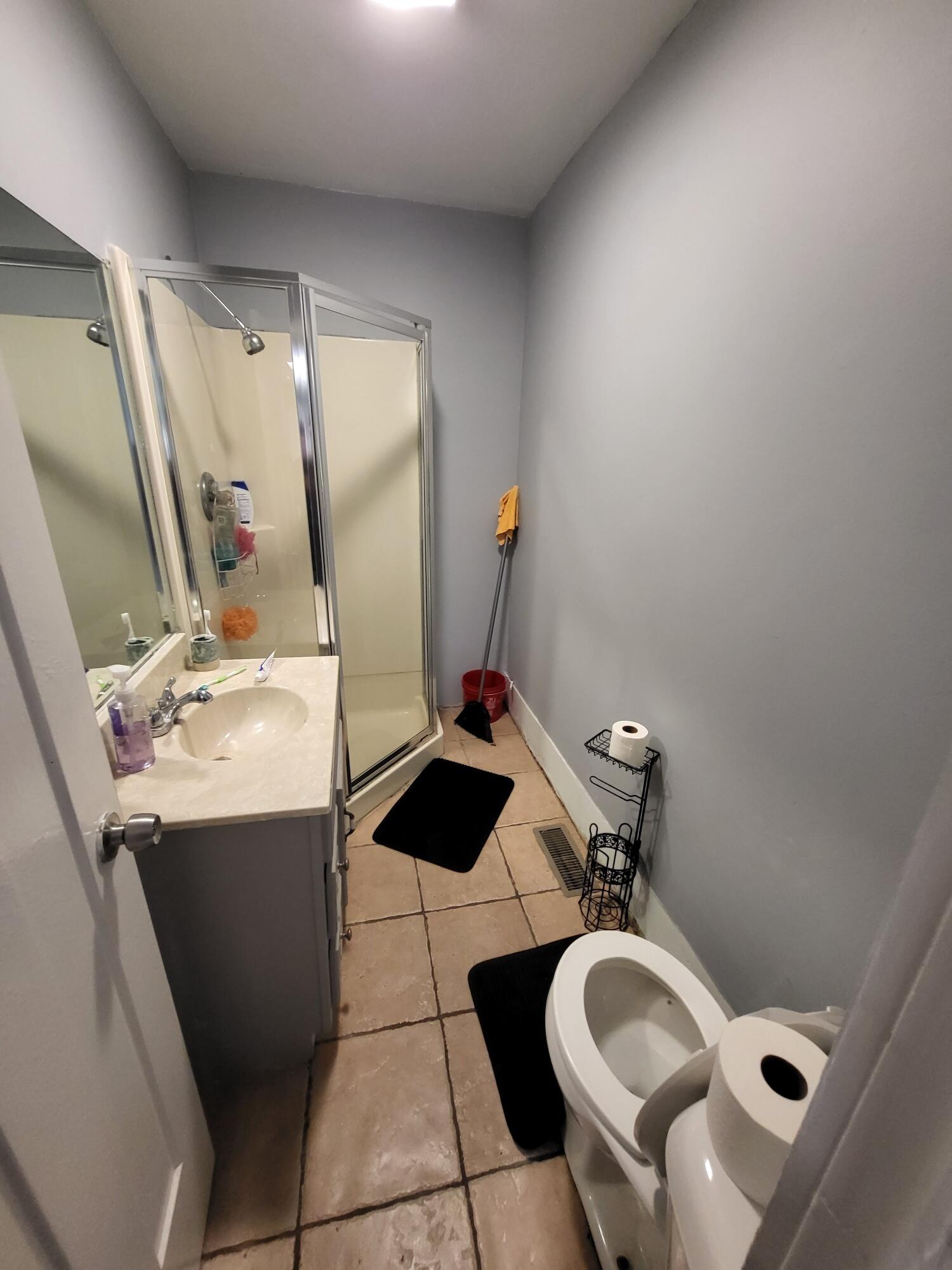 100 Griggs Street Southwest Grand Rapids, MI 49507 - Photo 9 of 18 20250811_191401_resized