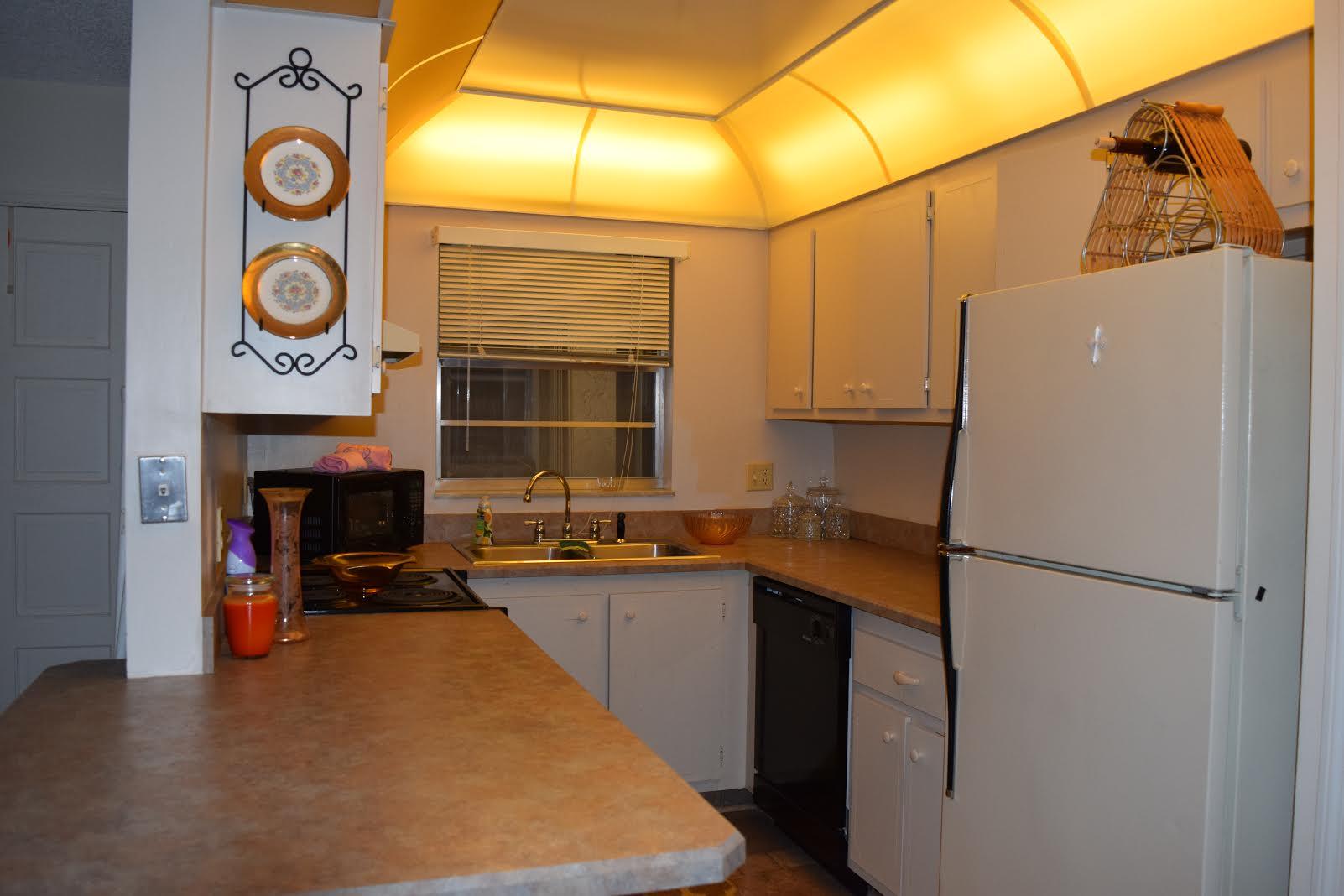 1000 Northwest 13th Street, Unit 213A Boca Raton, FL 33486 - Photo 3 of 16 Kitchen