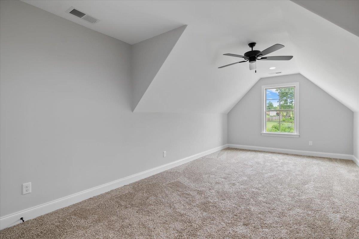 80 Fairview Trail Byhalia, MS 38611 - Photo 19 of 25 an empty room with windows and closet
