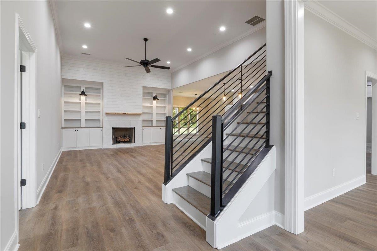 80 Fairview Trail Byhalia, MS 38611 - Photo 3 of 25 a view of entryway and kitchen with wooden floor