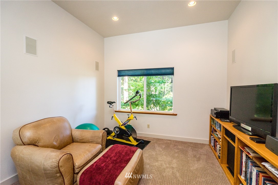 2202 41st Street Anacortes, WA 98221 - Photo 14 of 22