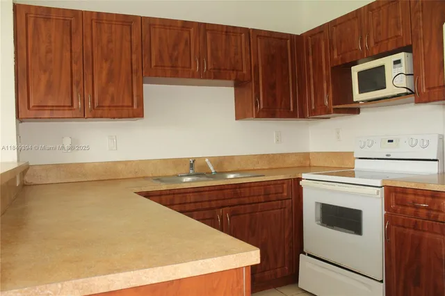 $2,400 | 10937 Southwest 181st Terrace, Miami, FL 33157