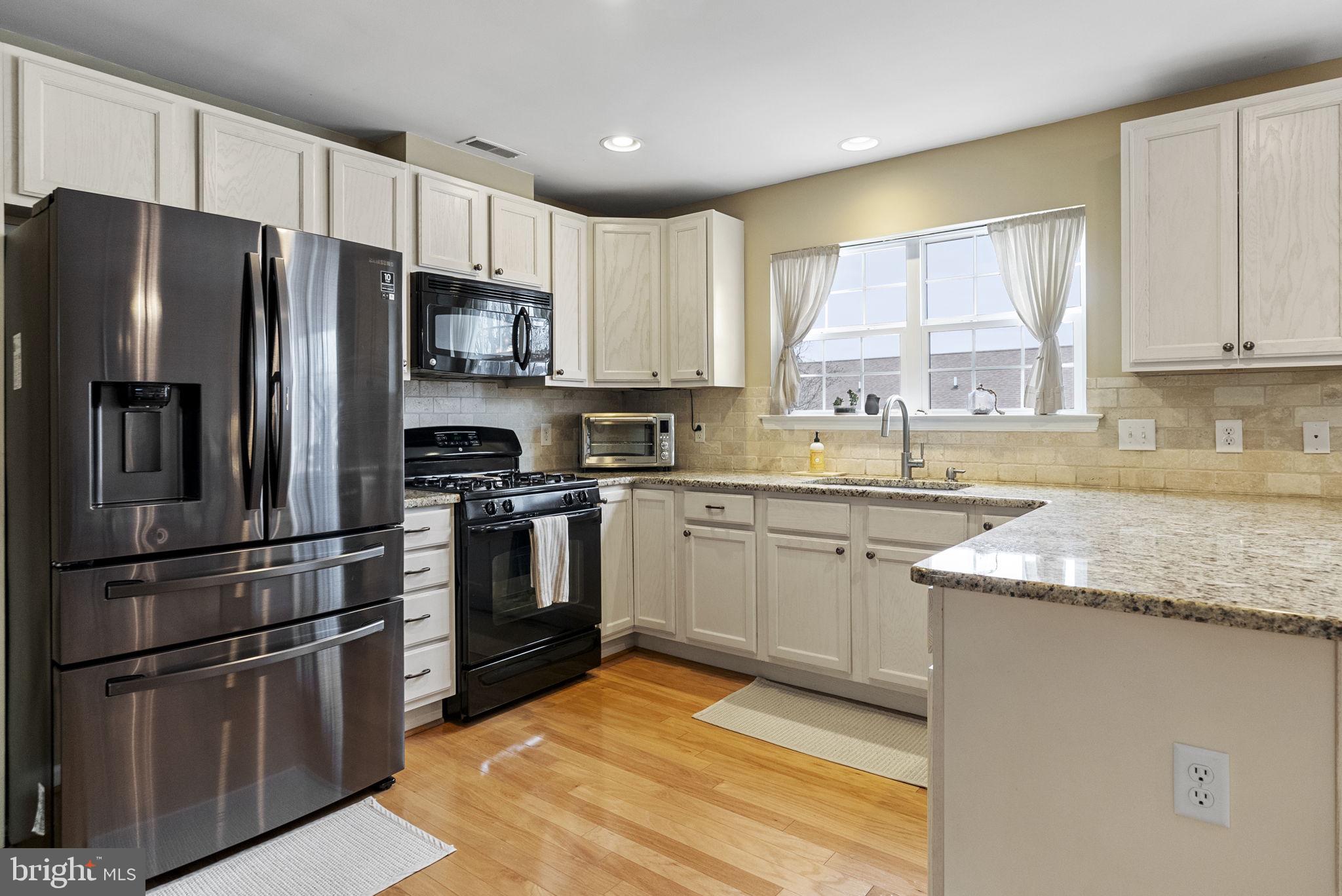 2749 Shelburne Road, Unit 242W Downingtown, PA 19335 - Photo 8 of 32 Kitchen