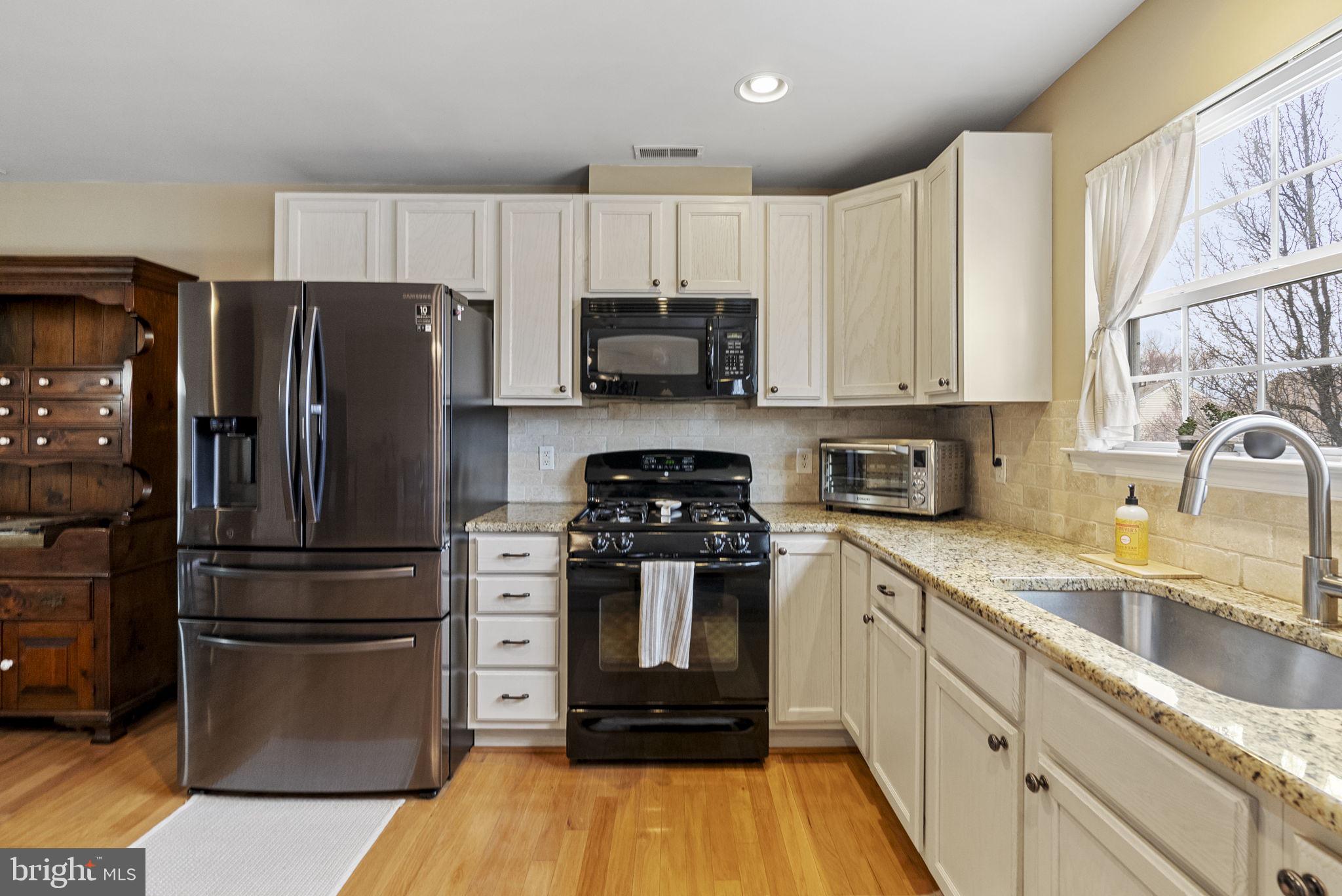2749 Shelburne Road, Unit 242W Downingtown, PA 19335 - Photo 9 of 32 Kitchen