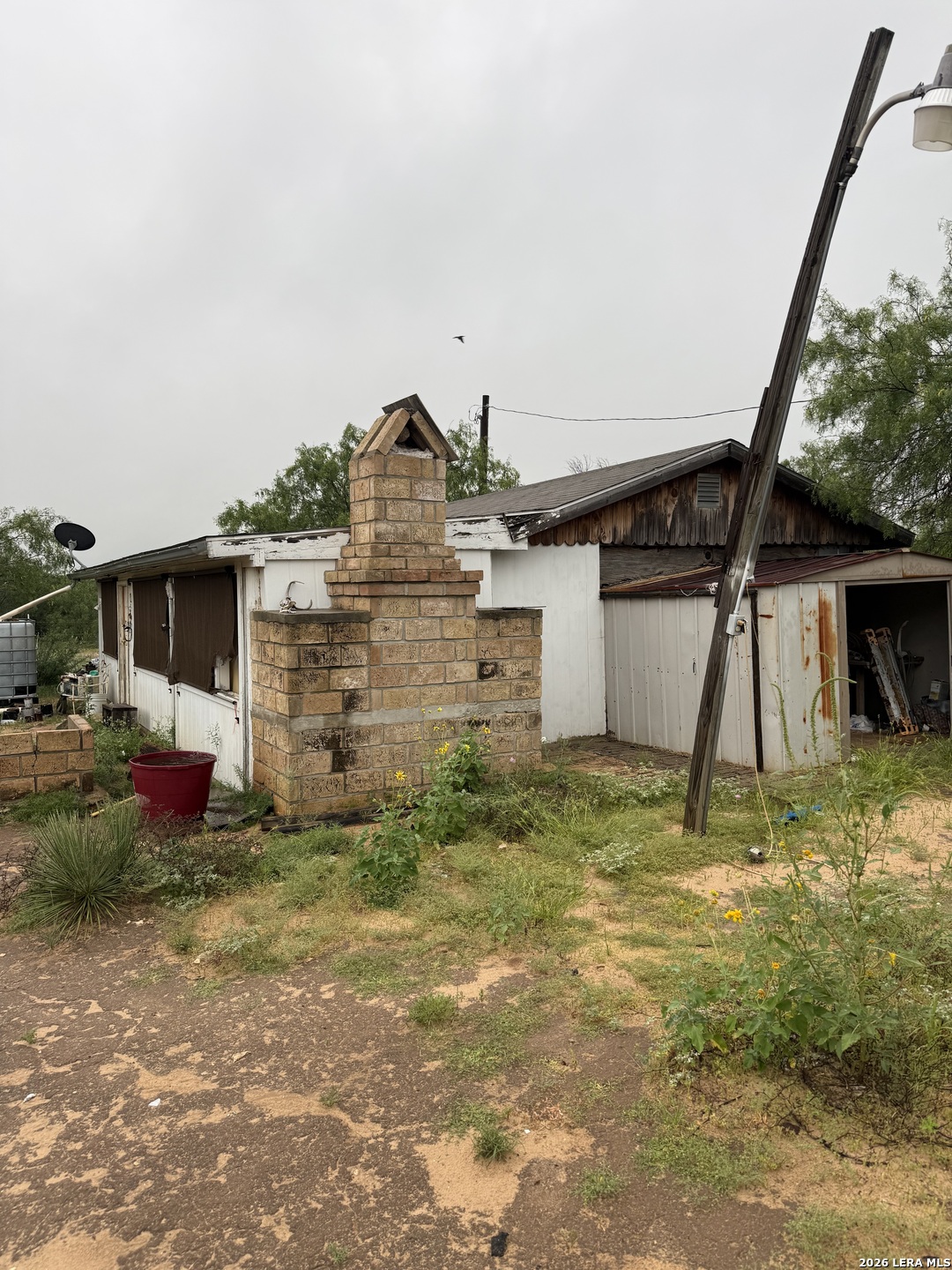512 Community Road Carrizo Springs, TX 78834 - Photo 2 of 6