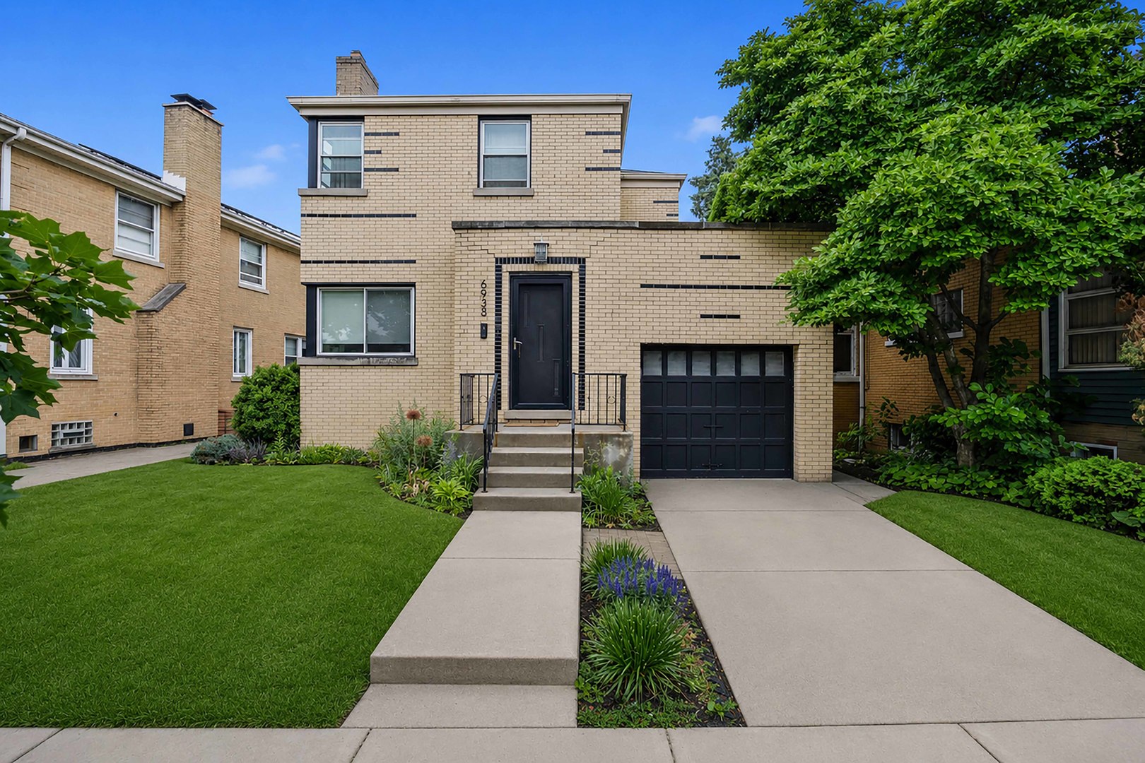 6938 Riverside Drive Berwyn, IL 60402 - Photo 3 of 20