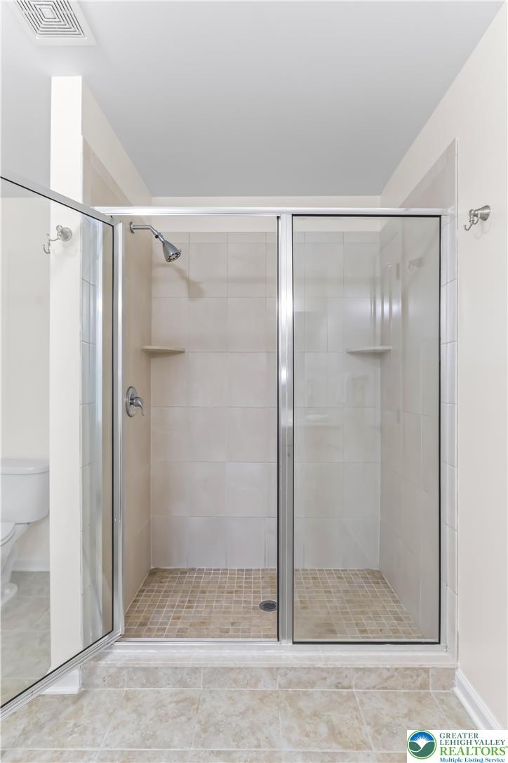 6800 Gwenmawr Road Bethlehem, PA 18017 - Photo 35 of 76