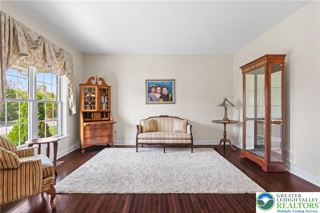 6800 Gwenmawr Road Bethlehem, PA 18017 - Photo 4 of 62