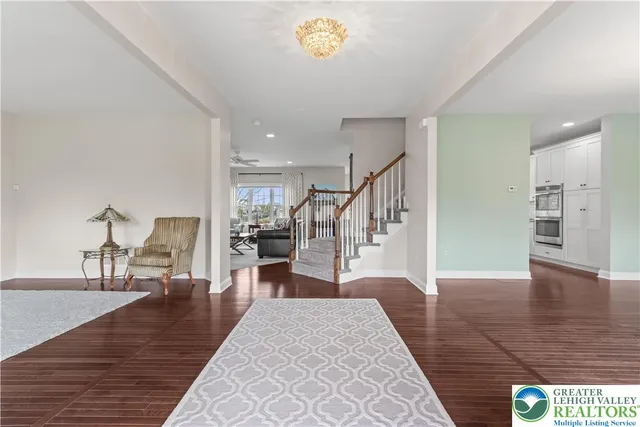 $899,900 | 6800 Gwenmawr Road, Bethlehem, PA 18017