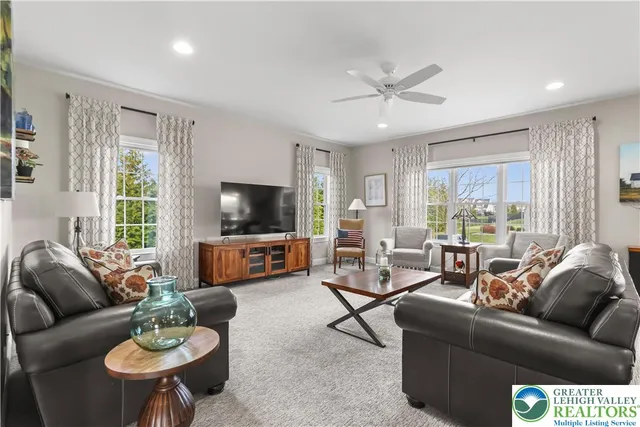 $899,900 | 6800 Gwenmawr Road, Bethlehem, PA 18017