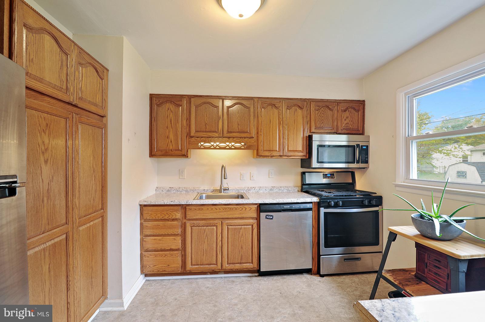 1503 John Clark Road Dover, DE 19904 - Photo 9 of 23 Kitchen