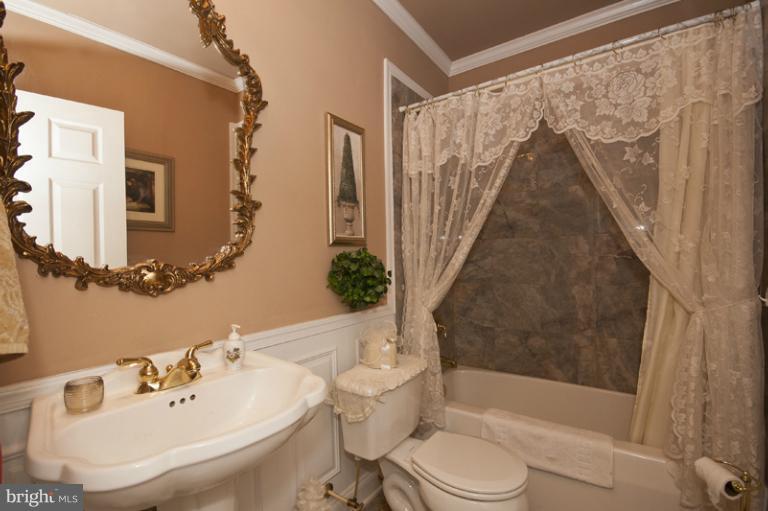 6402 Catalpa Road Fork, MD 21051 - Photo 22 of 30 Bath
