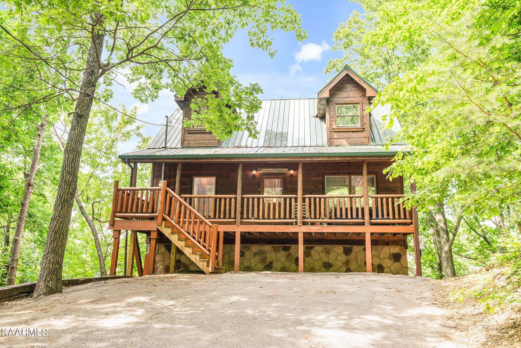 1933 Orchard Drive, Sevierville, TN 37876 Compass