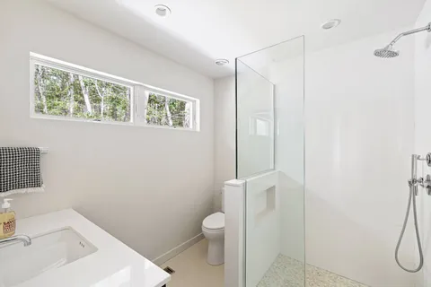 $2,995,000 | 23 Woodedge Circle, Amagansett, NY 11930
