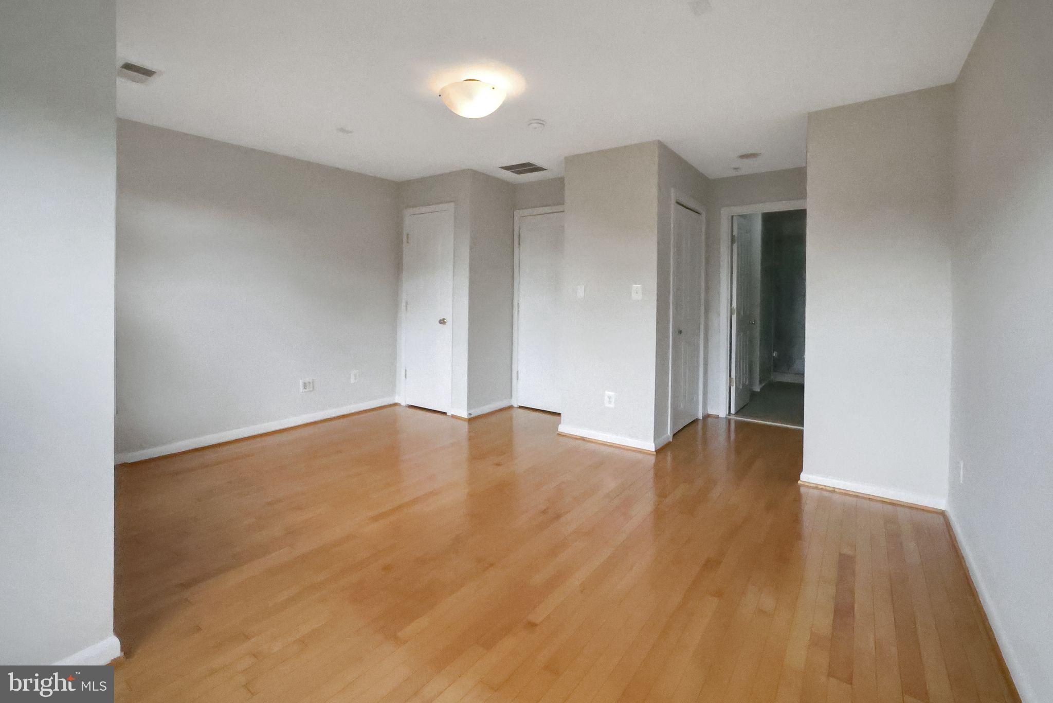 2133 12th Place Northwest Washington, DC 20009 - Photo 11 of 28 Primary bed (3rd Floor)