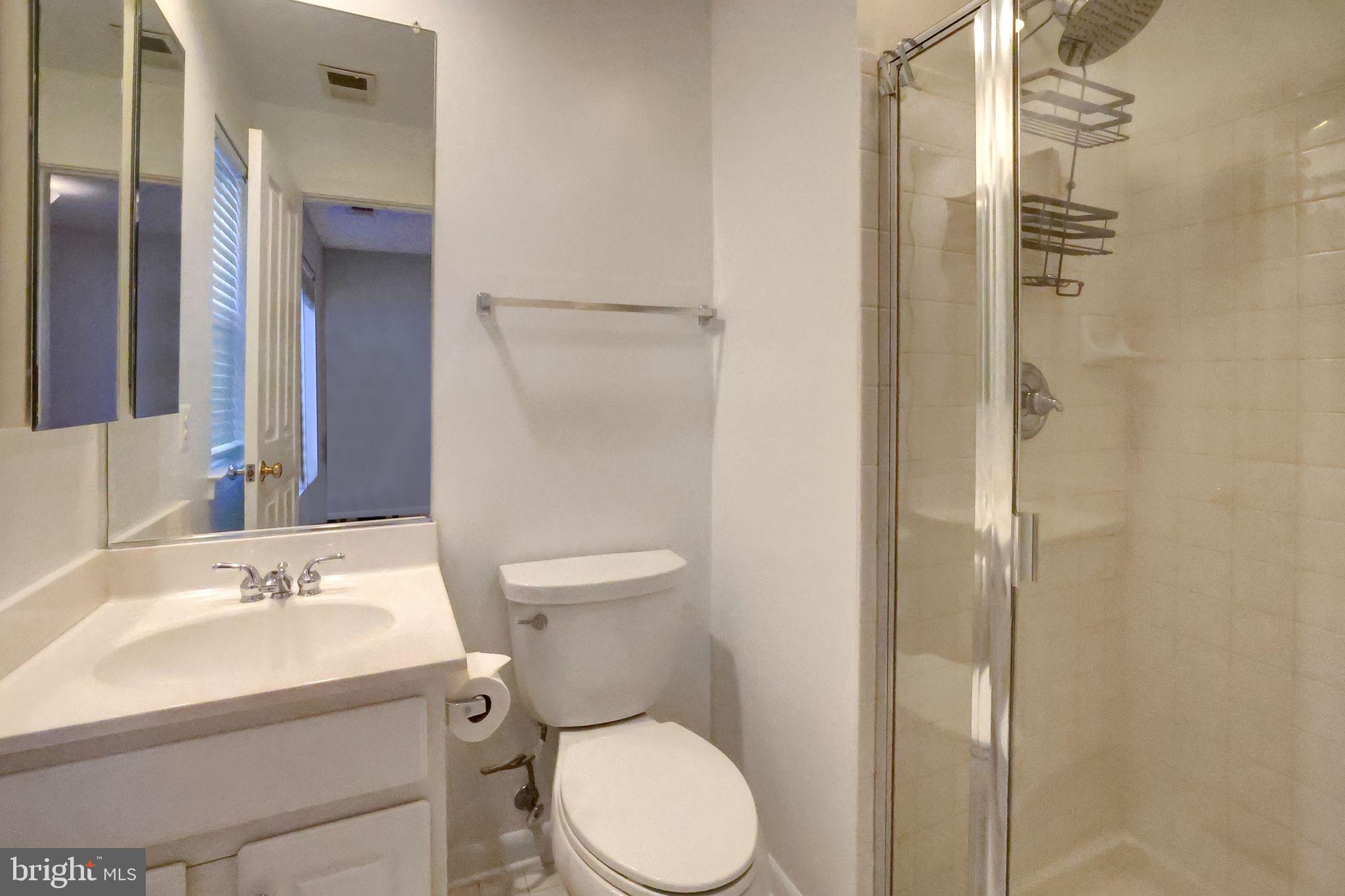2133 12th Place Northwest Washington, DC 20009 - Photo 16 of 28 2nd Bath (3rd Floor)