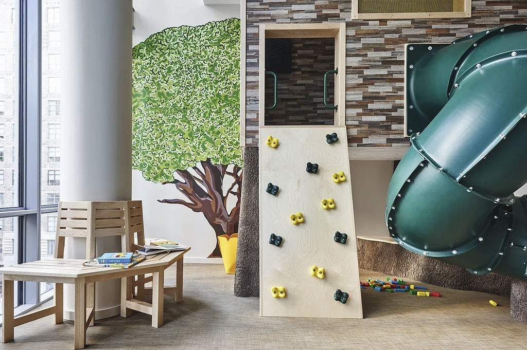 565 Broome Street, Unit S8B Manhattan, NY 10013 - Photo 23 of 31 a balcony with table and chairs