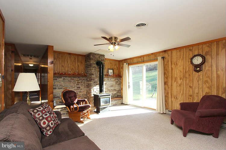 6041 A Old Bohn Road Mount Airy, MD 21771 - Photo 8 of 29 Family Room