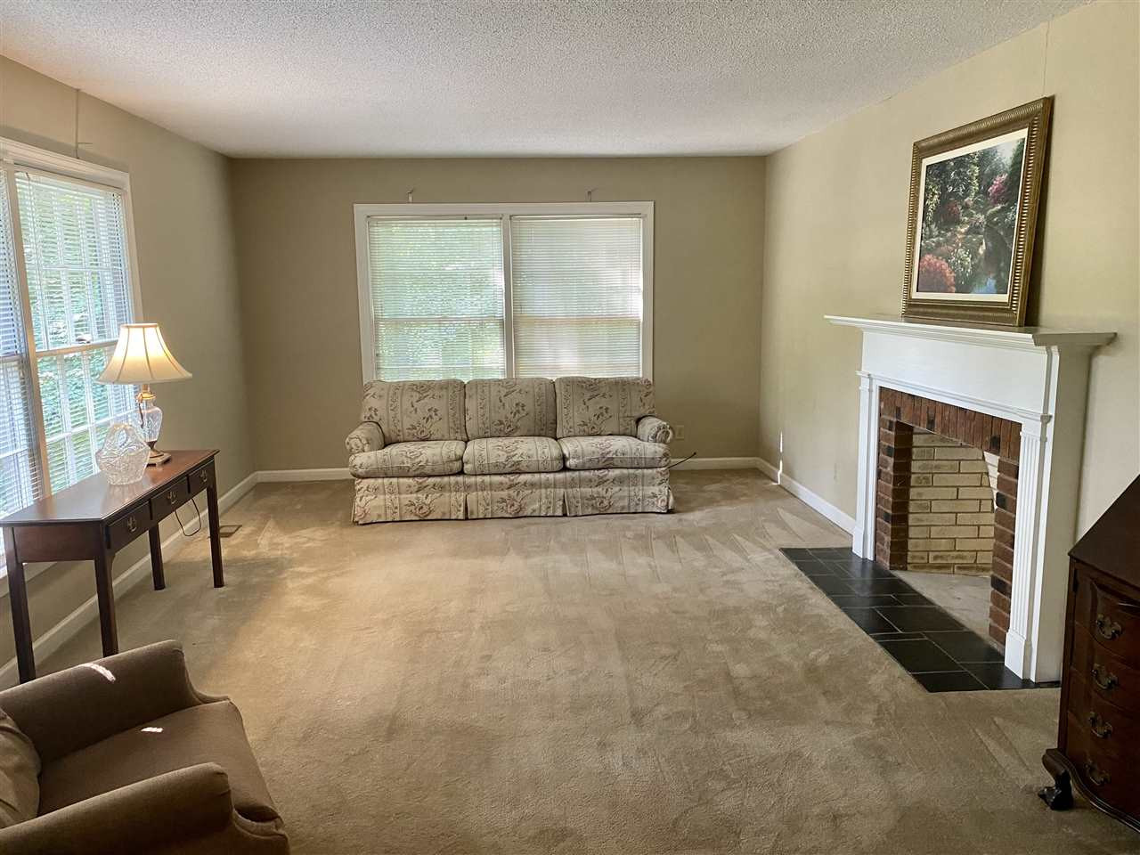 4612 Forestville Road Raleigh, NC 27616 - Photo 10 of 28 Living Room