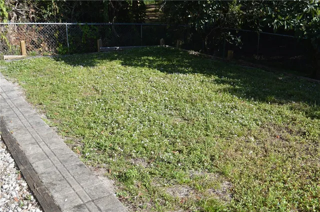 $2,100 | 8846 93rd Court, Vero Beach, FL 32967