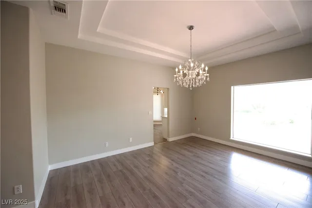 $1,049,000 | 2111 Loro Court, Las Vegas, NV 89117