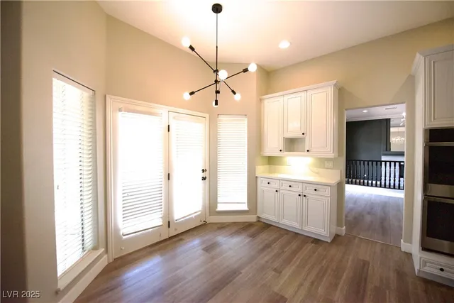$1,049,000 | 2111 Loro Court, Las Vegas, NV 89117