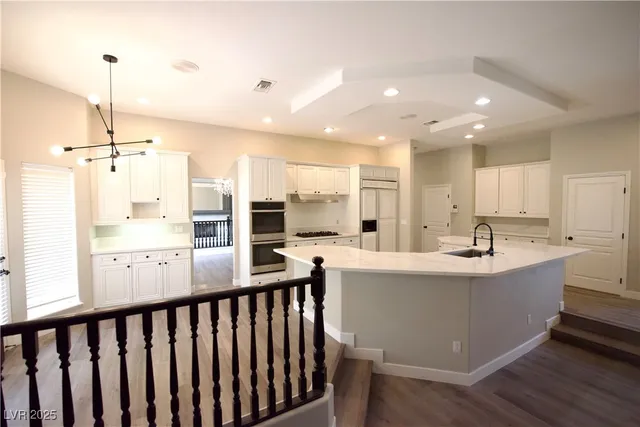 $1,049,000 | 2111 Loro Court, Las Vegas, NV 89117