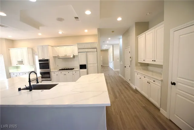 $1,049,000 | 2111 Loro Court, Las Vegas, NV 89117