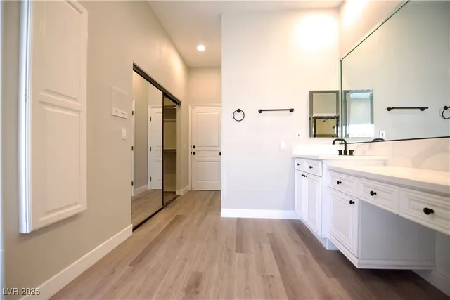 $1,049,000 | 2111 Loro Court, Las Vegas, NV 89117