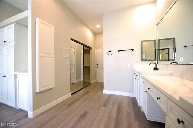 $1,049,000 | 2111 Loro Court, Las Vegas, NV 89117