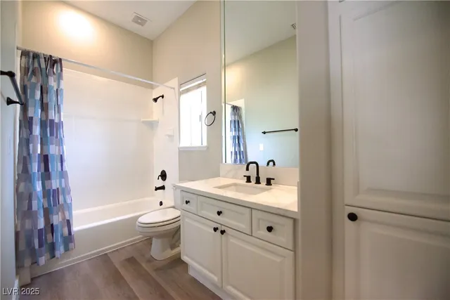 $1,049,000 | 2111 Loro Court, Las Vegas, NV 89117