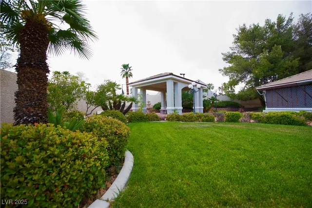 $1,049,000 | 2111 Loro Court, Las Vegas, NV 89117