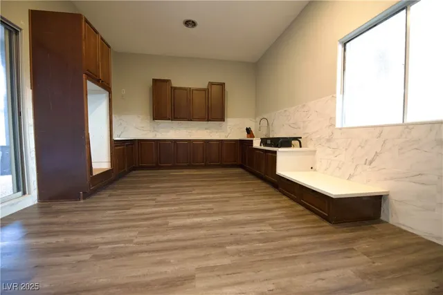 $1,049,000 | 2111 Loro Court, Las Vegas, NV 89117