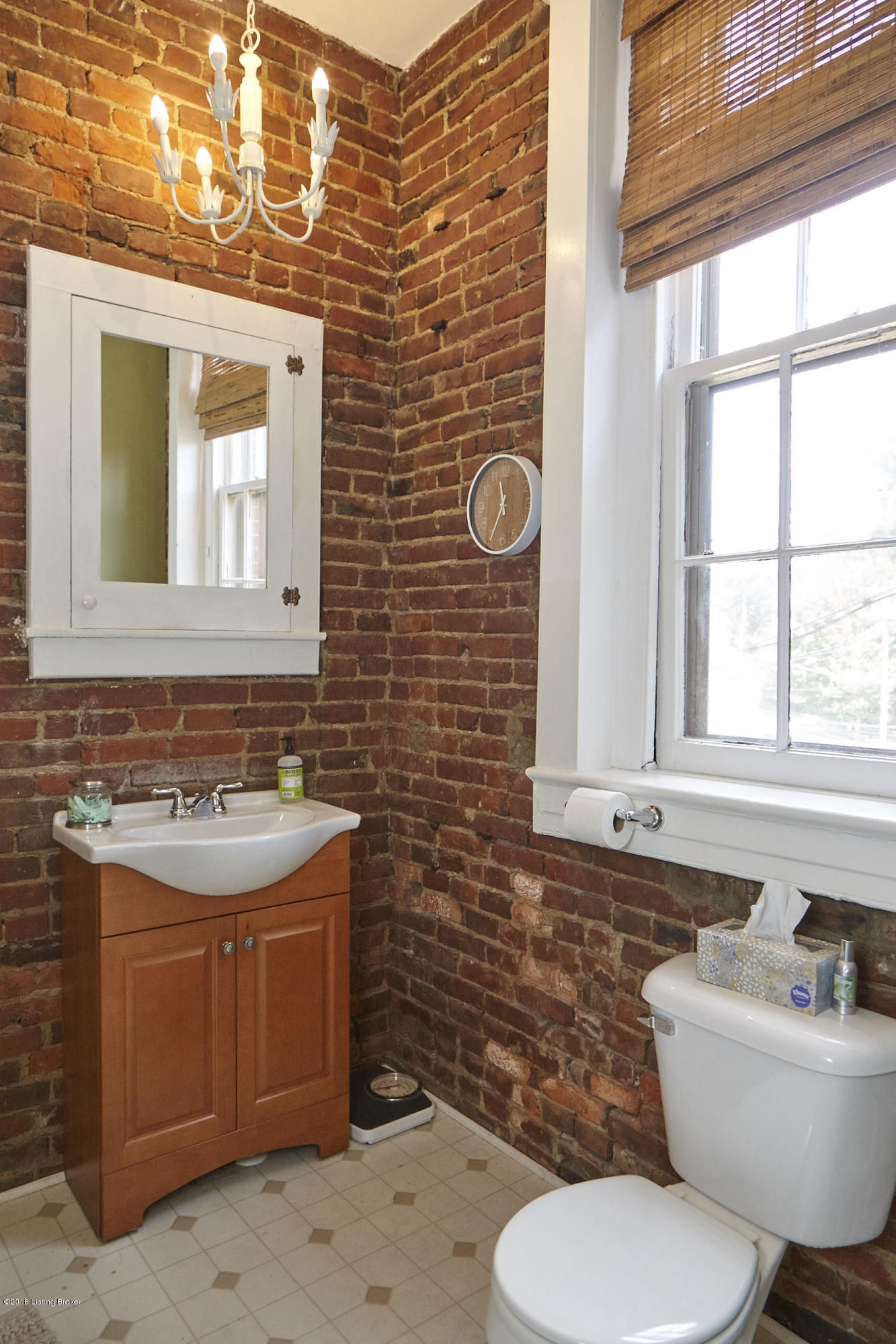 908 Cherokee Road Louisville, KY 40204 - Photo 34 of 44 Full bath (2)