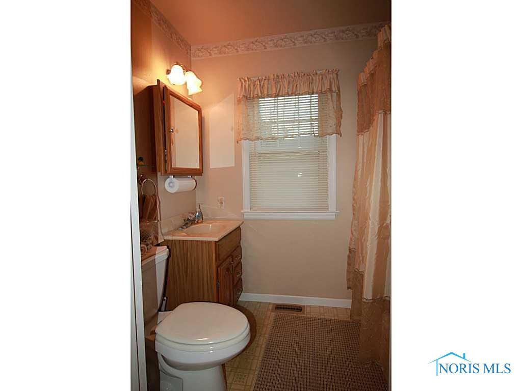 1352 Corbin Road Toledo, OH 43612 - Photo 9 of 20 Gallery Image 9
