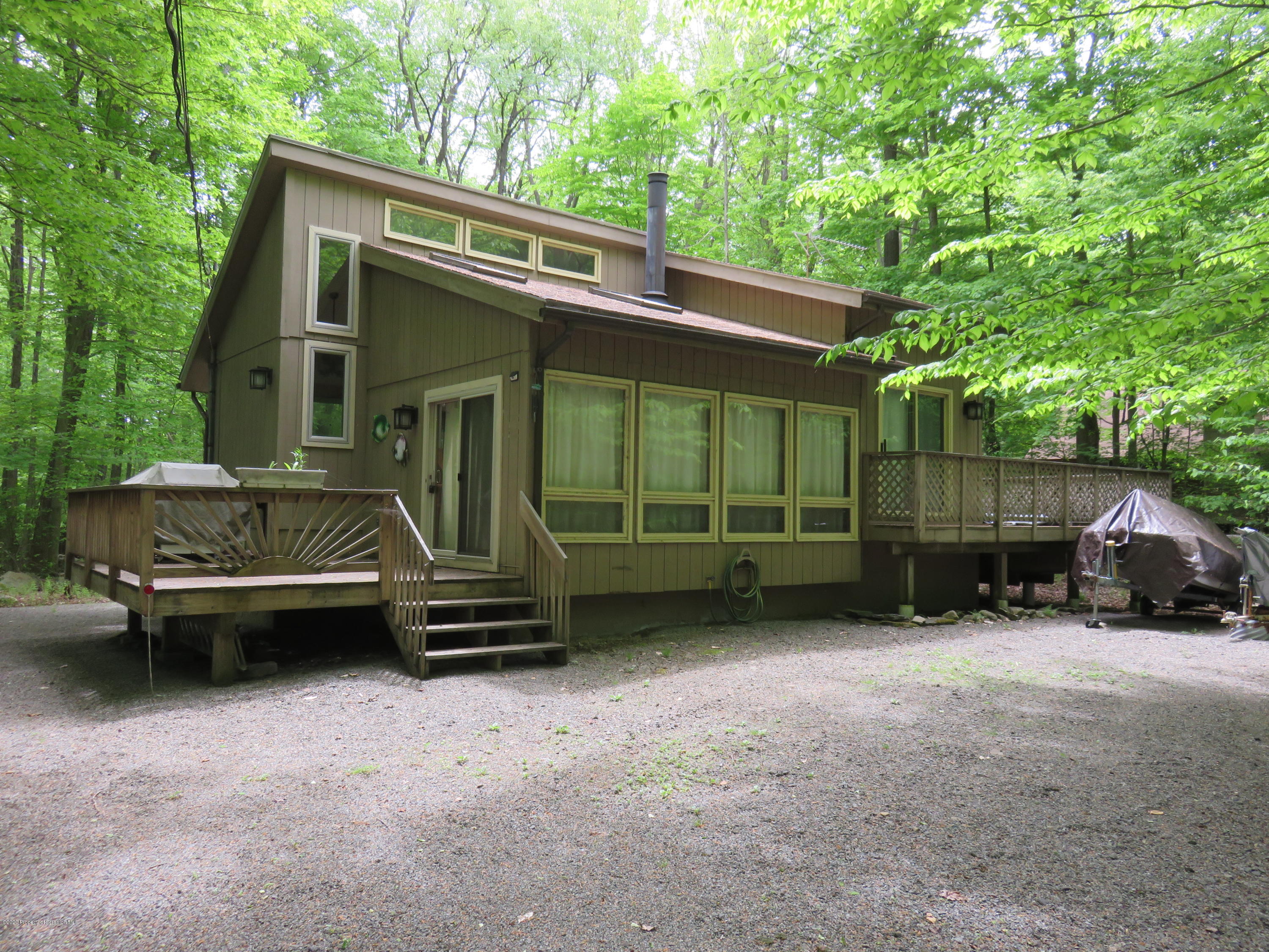 62 Sheffick Road Gouldsboro, PA 18424 - Photo 1 of 35 Gallery Image 1