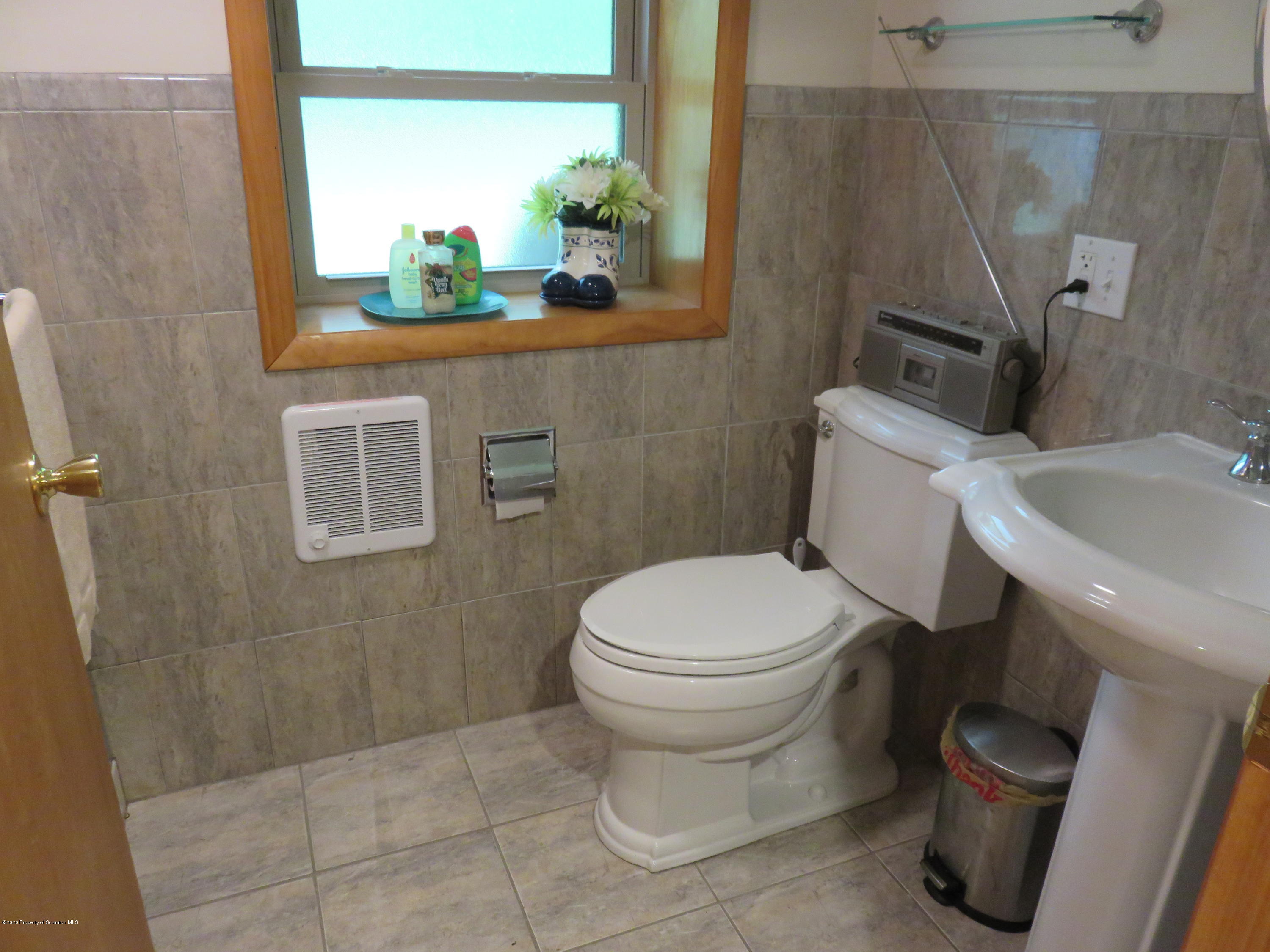 62 Sheffick Road Gouldsboro, PA 18424 - Photo 17 of 35 Gallery Image 17