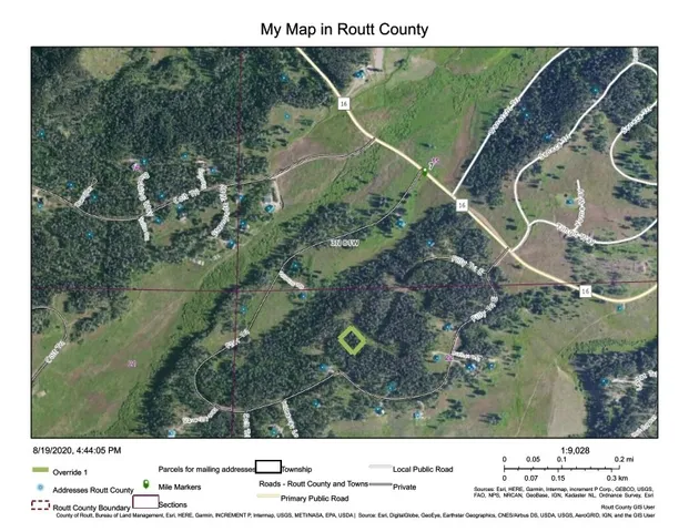 a view of a tennis court