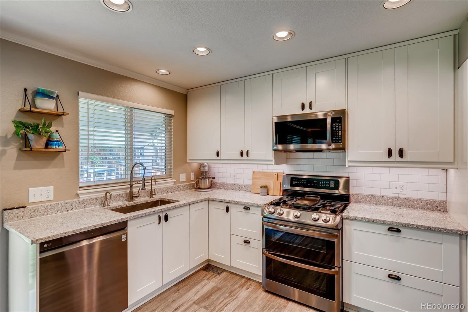 9891 Bathurst Way Highlands Ranch, CO 80130 - Photo 8 of 29 Gallery Image 8