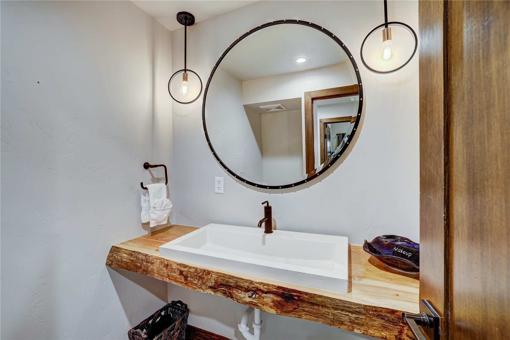 620 4 O Clock Road, Unit 336 Breckenridge, CO 80424 - Photo 8 of 29 Bathroom with sink