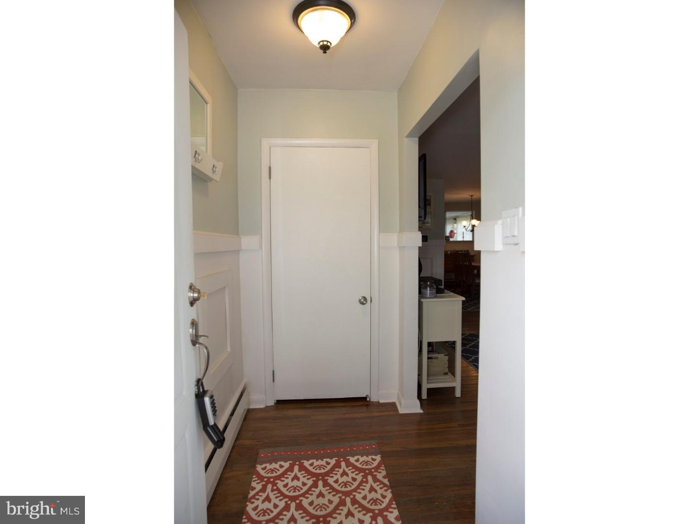 349 Parham Road Springfield, PA 19064 - Photo 6 of 25 Foyer