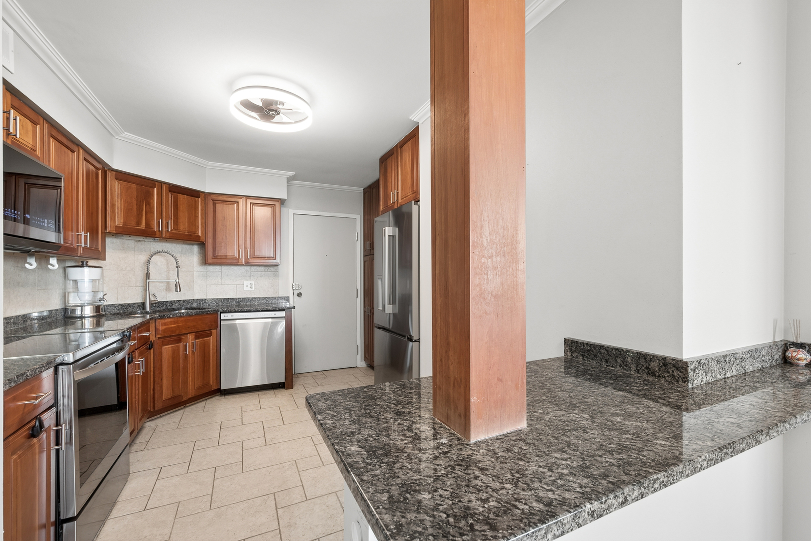 6033 North Sheridan Road, Unit 36F Chicago, IL 60660 - Photo 11 of 29