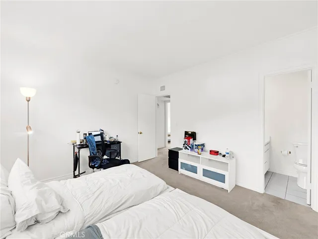 $589,000 | 525 South Shelton Street, Unit 205, Burbank, CA 91506