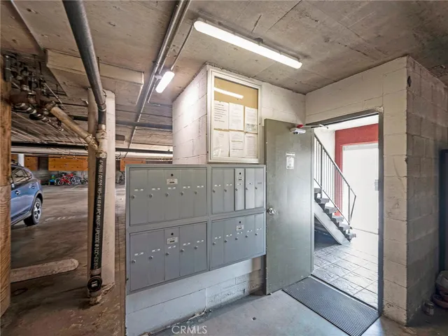 $589,000 | 525 South Shelton Street, Unit 205, Burbank, CA 91506