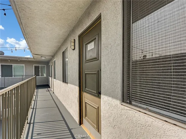 $589,000 | 525 South Shelton Street, Unit 205, Burbank, CA 91506