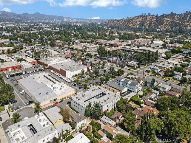 $589,000 | 525 South Shelton Street, Unit 205, Burbank, CA 91506