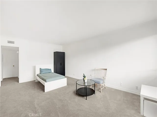 $589,000 | 525 South Shelton Street, Unit 205, Burbank, CA 91506