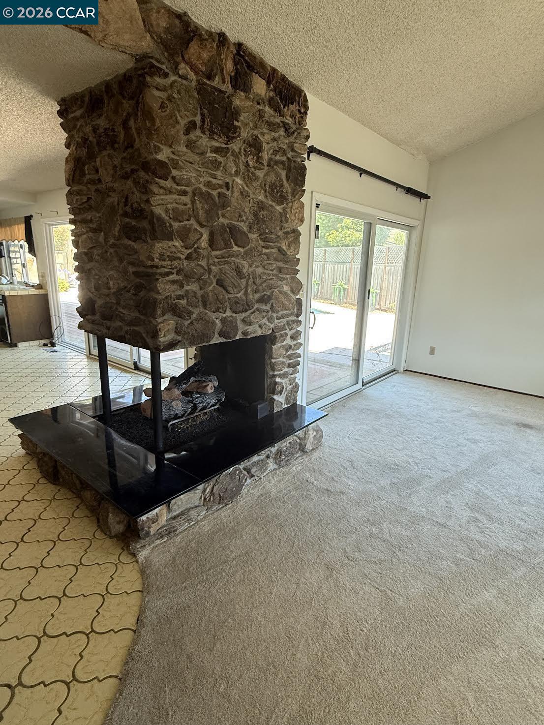 40 Carter Court El Sobrante, CA 94803 - Photo 3 of 44
