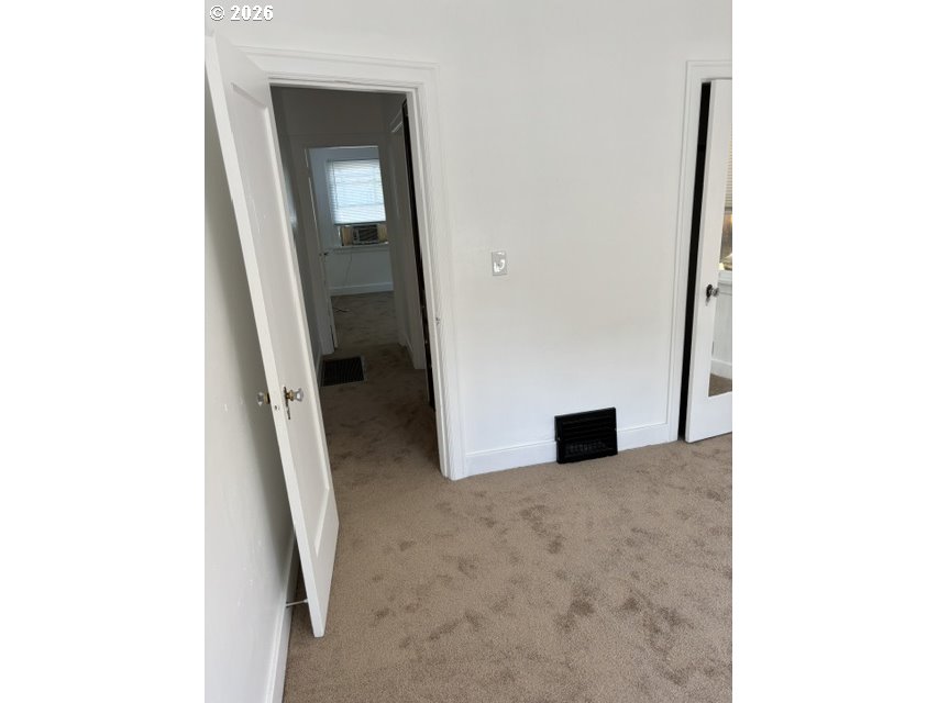 8325 Southeast Division Street Portland, OR 97216 - Photo 38 of 44