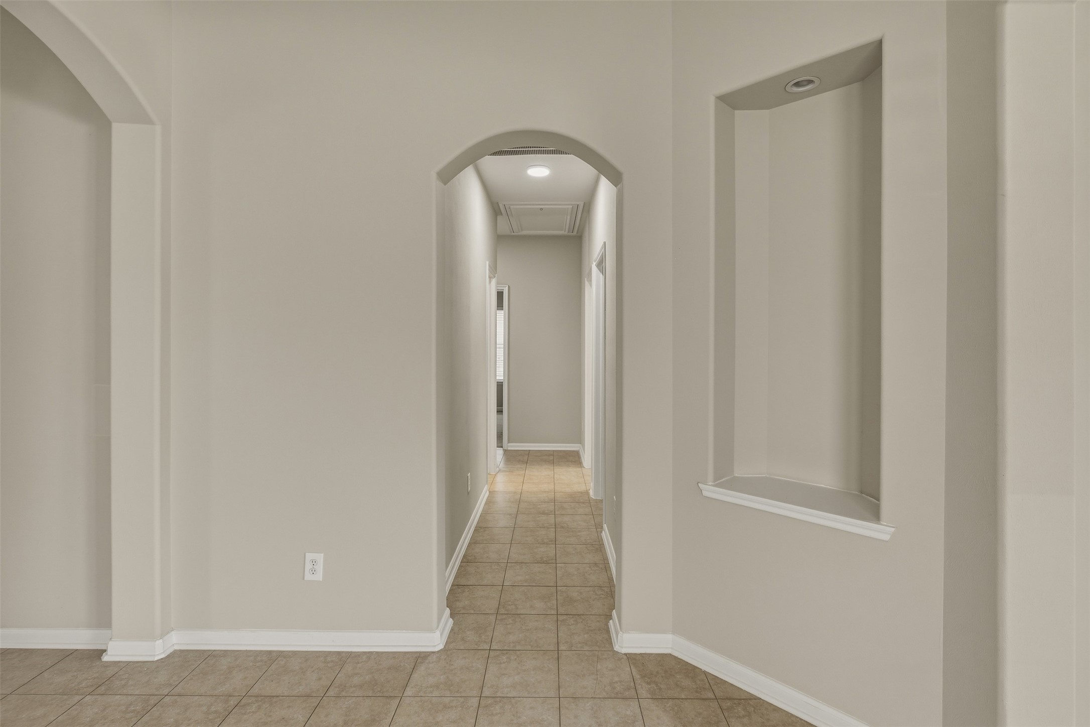 8515 Clarkman Ridge Lane Cypress, TX 77433 - Photo 20 of 31 8515-clarkman-ridge-ln-cypress-tx-hallway